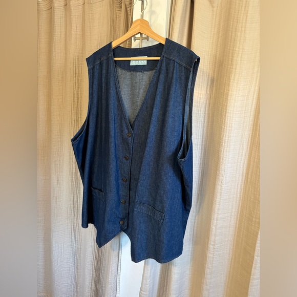 Vintage Denim Vest- 24W PLUS - Picture 3 of 9